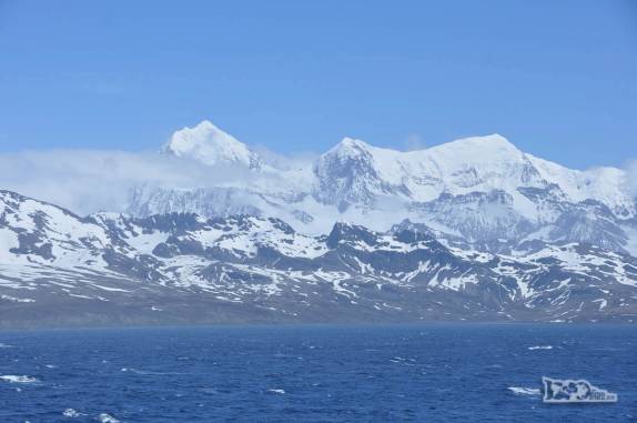 As maiores montanhas da Geórgia do Sul, vistas do Sea Spirit a caminho de St Andrews Bay